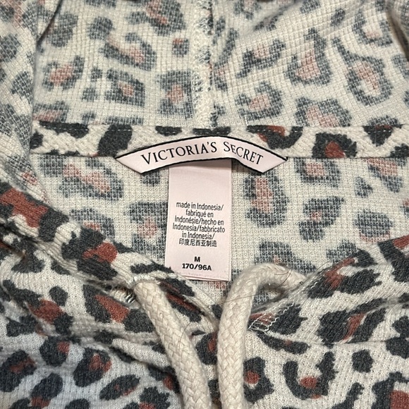 Victoria Secret | Leopard Print Hoodie and Shorts Pajama/Comfort Set - Picture 3 of 6
